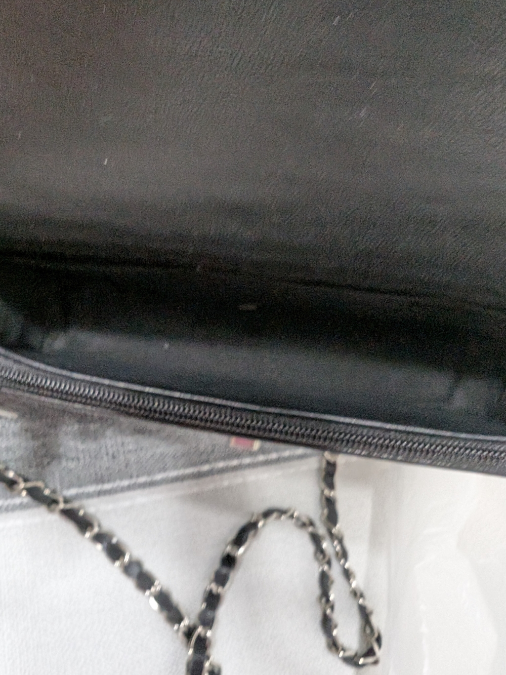 Badgley Mischka Small Quilted Crossbody Bag Black - Picture 6 of 9